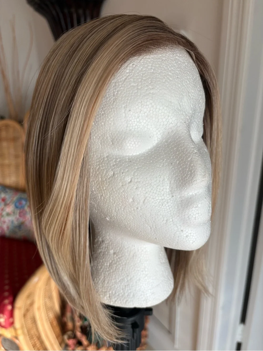 JON RENAU HF Synthetic DREW Long Bob! Excellent condition! Worn only 6-8 hours!